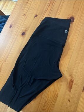 lululemon athletica Black High-Waist Align capri leggings